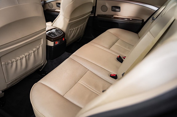 BMW 745d 25 of 27