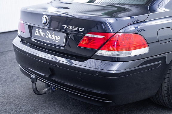 BMW 745d 11 of 27