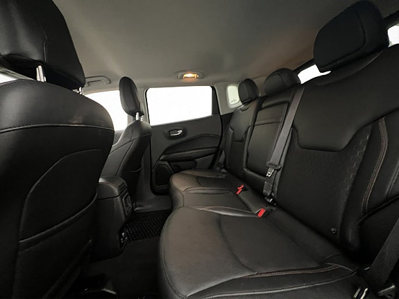 Jeep Compass 29 of 30