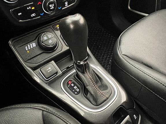 Jeep Compass 26 of 30