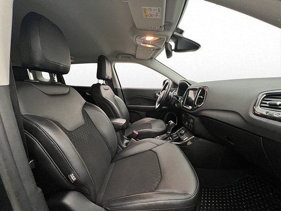 Jeep Compass 27 of 30