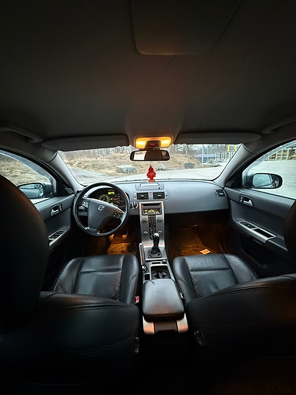 Volvo V50 8 of 9