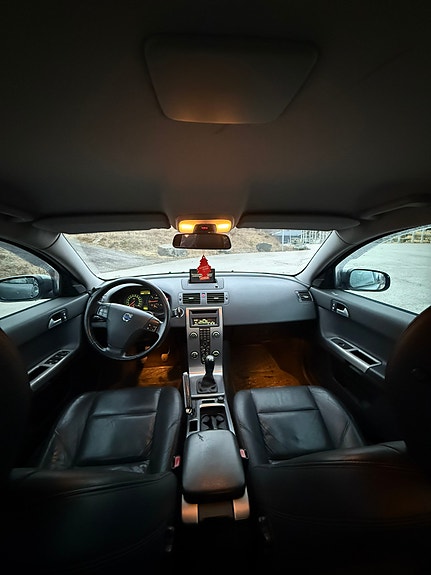 Volvo V50 7 of 9