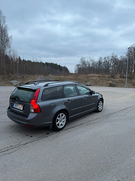 Volvo V50 2 of 5