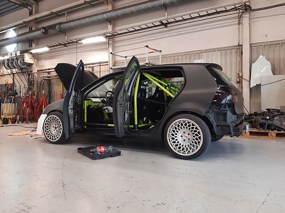 Volkswagen Golf V 6 of 6