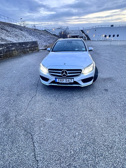 Mercedes-Benz C220 4 of 5