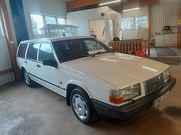 Volvo 740 3 of 4