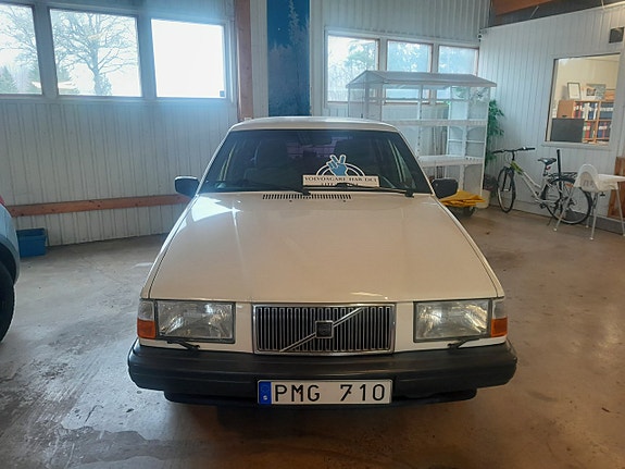 Volvo 740 2 of 4