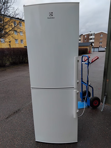 Kyl och frys till salu – i mycket bra skick