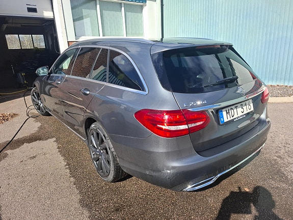 Mercedes-Benz C220 d 3 of 5