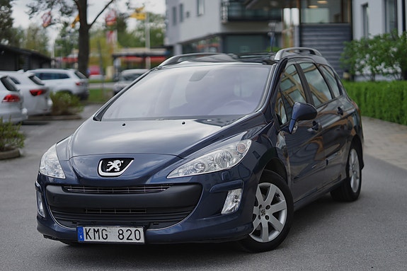 Peugeot 308 SW 2 of 5