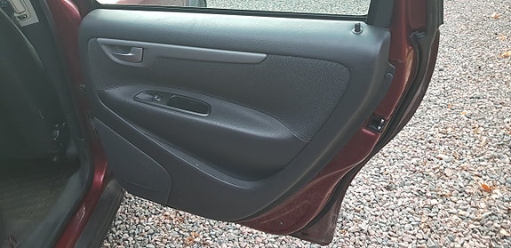 Volvo XC70 14 of 25