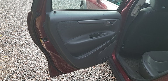 Volvo XC70 12 of 25