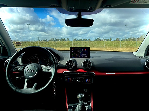 Audi Q2 2 of 5