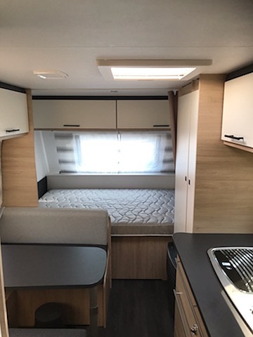 Caravelair Alba 486 Family 8 of 9