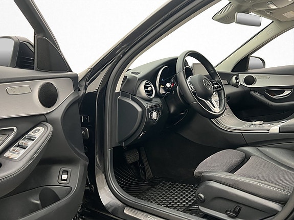 Mercedes-Benz C200 10 of 30