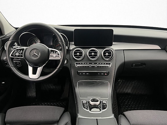 Mercedes-Benz C200 11 of 30