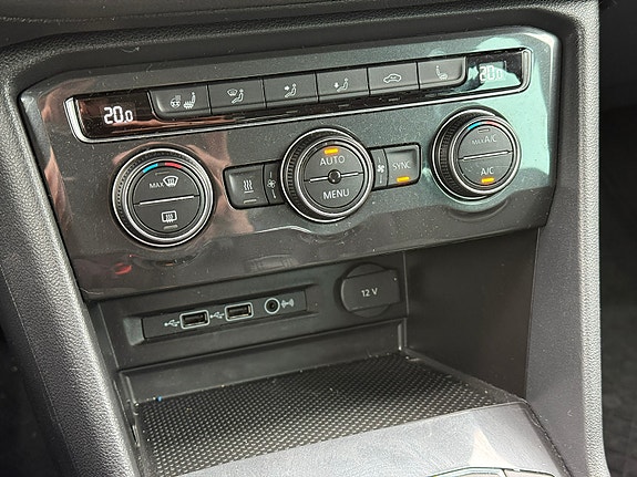 Volkswagen Tiguan 22 of 30