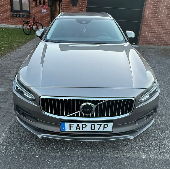 Volvo V90 3 of 10