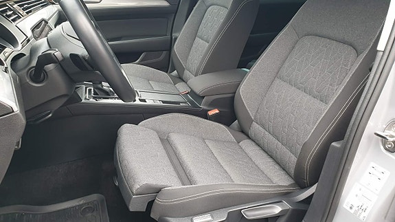Volkswagen Passat 14 of 21