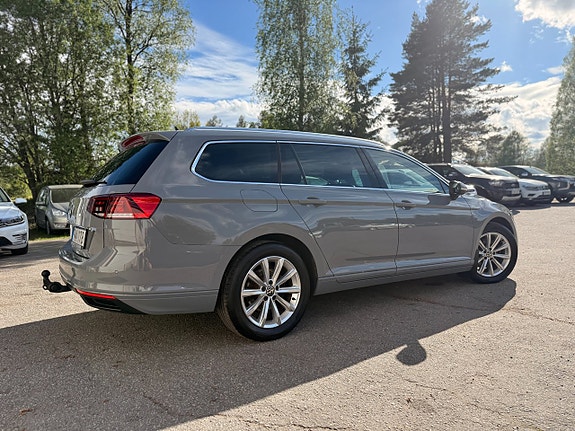 Volkswagen Passat 2 of 5