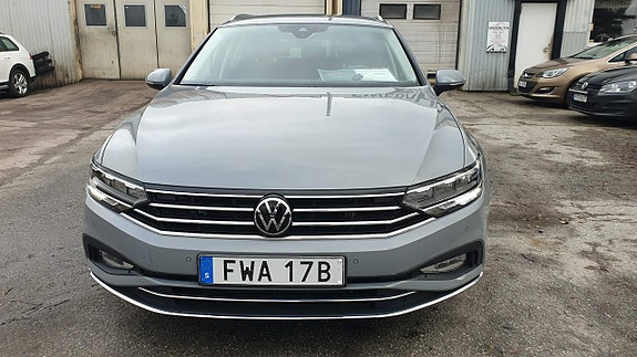 Volkswagen Passat 12 of 21