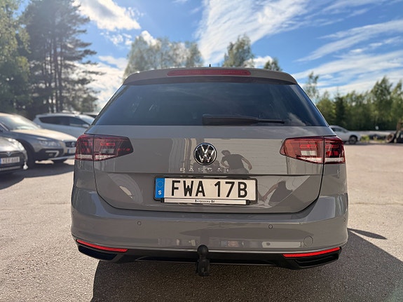 Volkswagen Passat 11 of 21