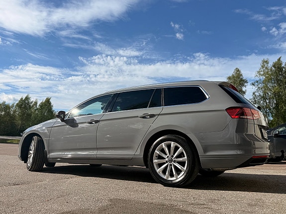 Volkswagen Passat 6 of 21