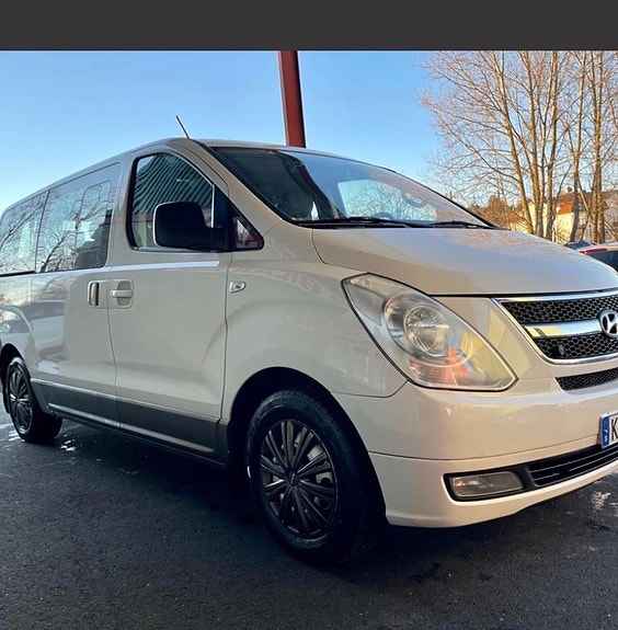 Hyundai H-1 2 of 2