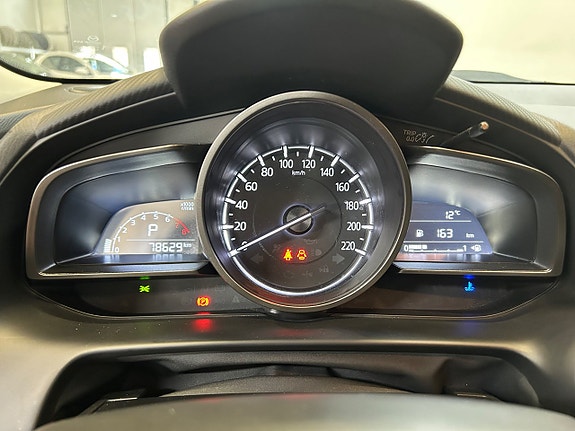 Mazda CX-3 10 of 16