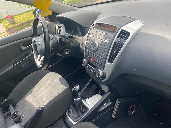 Kia Ceed 8 of 9