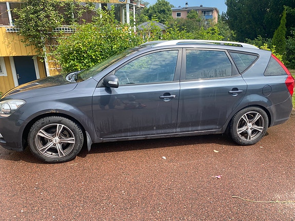 Kia Ceed 4 of 9