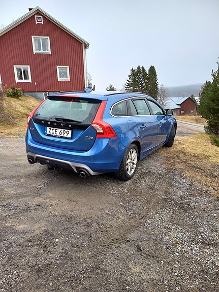 Volvo V60 3 of 4