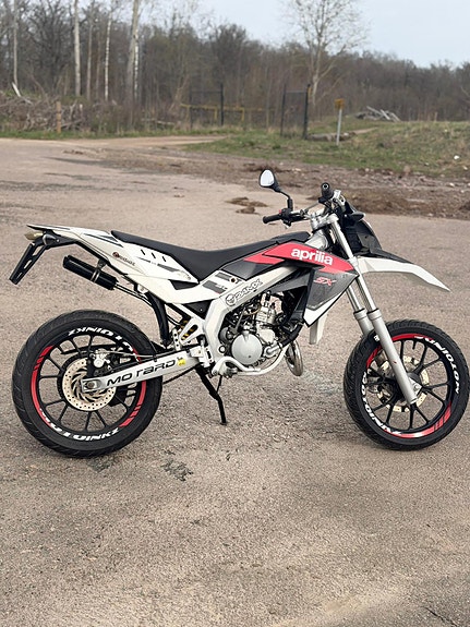Aprilia SX 50 2 of 4
