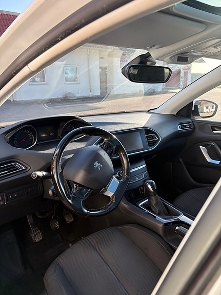 Peugeot 308 5 of 5