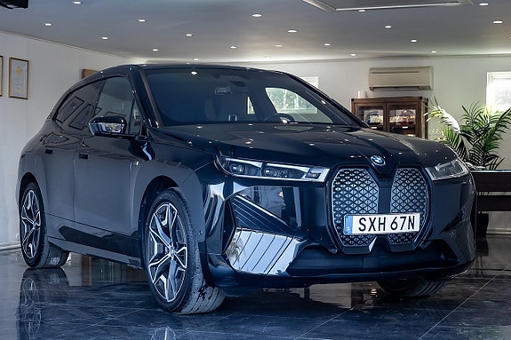 BMW iX