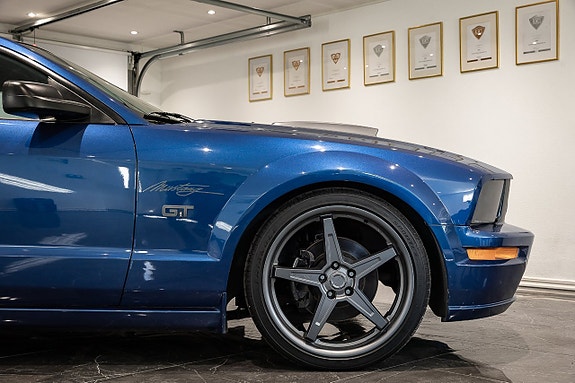 Ford Mustang 7 of 11