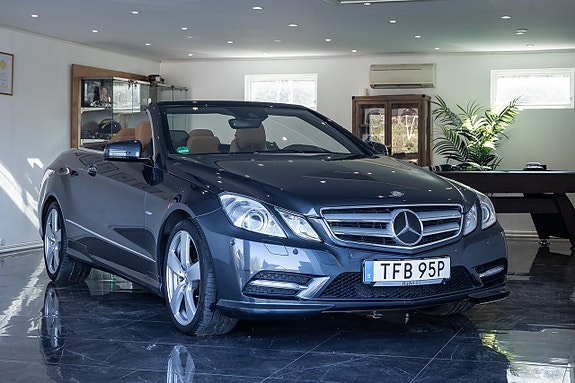 Mercedes-Benz E500 2 of 5