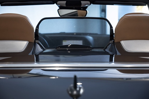 Mercedes-Benz E500 18 of 22