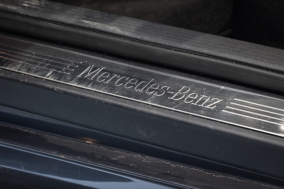 Mercedes-Benz E500 16 of 22