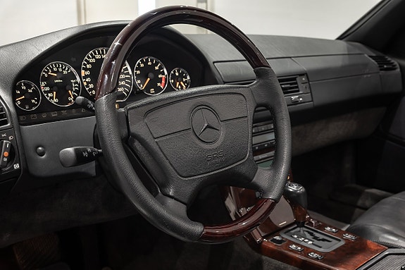 Mercedes-Benz SL500 18 of 23