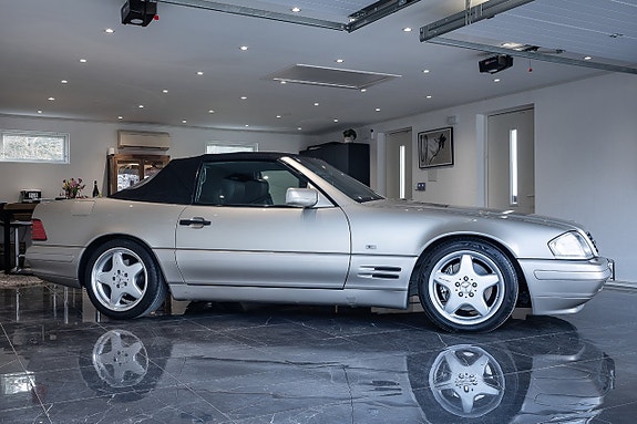 Mercedes-Benz SL500 2 of 5