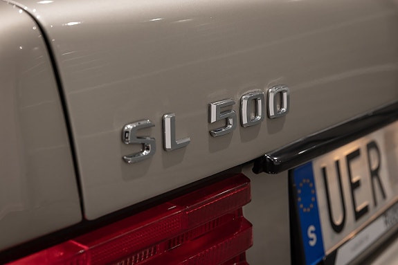 Mercedes-Benz SL500 21 of 23