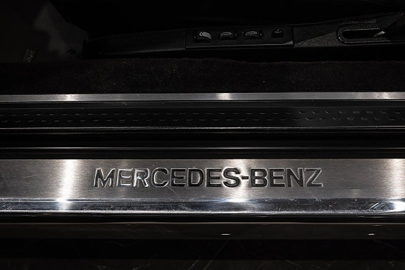 Mercedes-Benz SL500 20 of 23