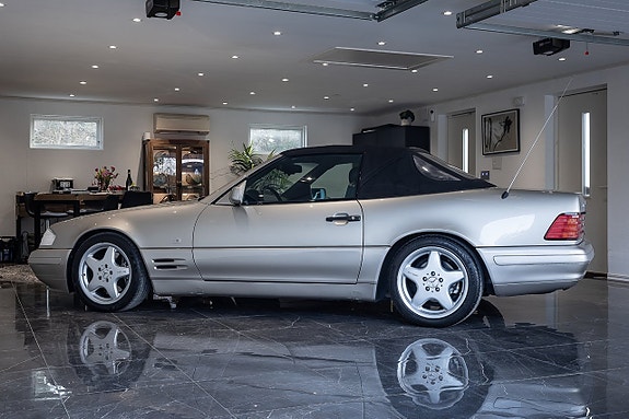 Mercedes-Benz SL500 6 of 23