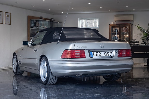 Mercedes-Benz SL500 5 of 5