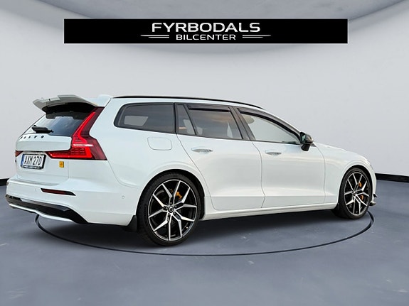 Volvo V60 11 of 30