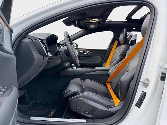 Volvo V60 25 of 30