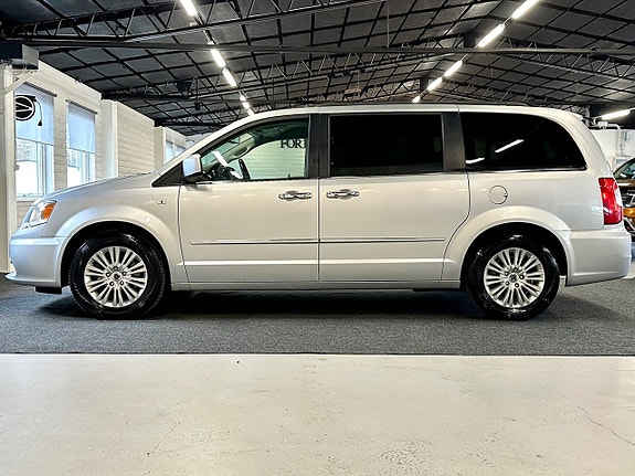 Lancia Voyager 5 of 5