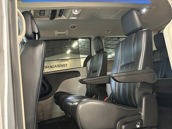 Lancia Voyager 11 of 17
